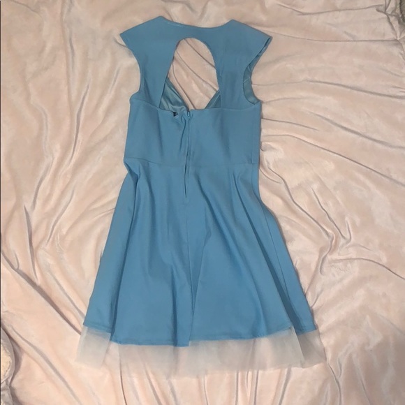 Tobi Dress with keyhole back - Picture 2 of 2